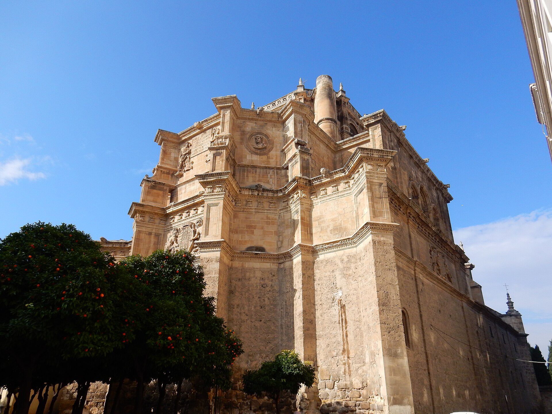 View of Granada with the Alhambra on the hill — Granada, Spain